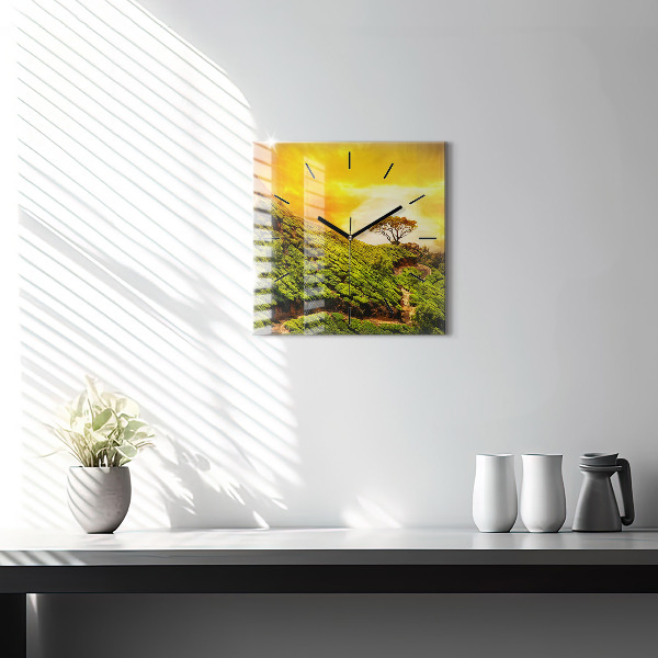 Wanduhr quadratisch mit motiv Tee-Hügel