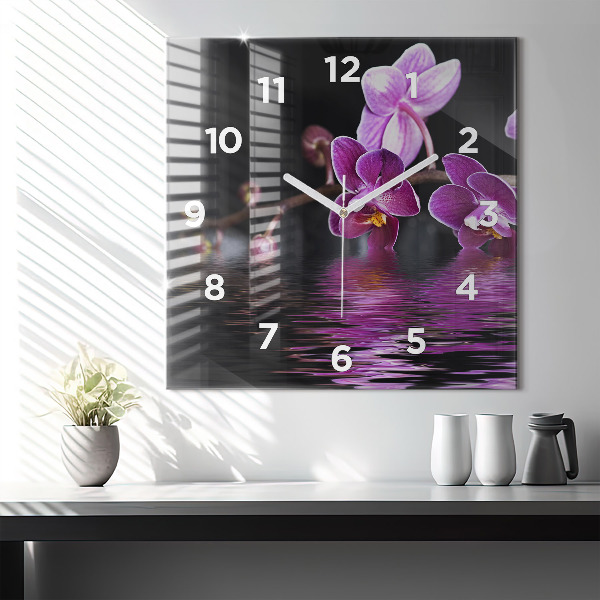 Wanduhr modern quadratisch Orchideenblüte auf dem Wasser