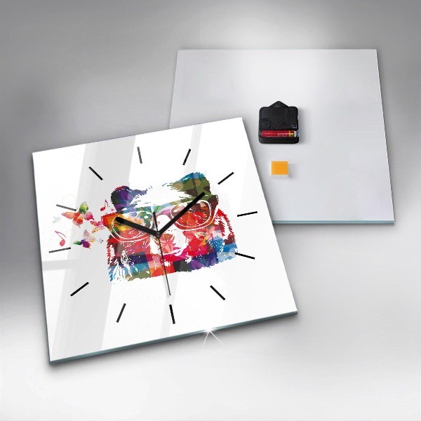 Wanduhr modern quadratisch Bärenkopf