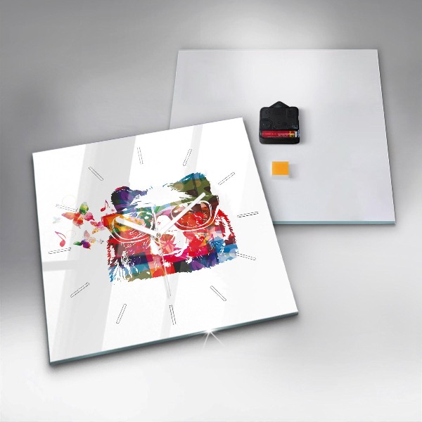 Wanduhr modern quadratisch Bärenkopf