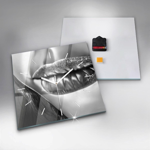 Wanduhr quadratisch mit motiv Mund einer Frau