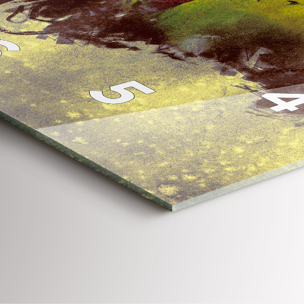 Wanduhr modern quadratisch Frau im Wald