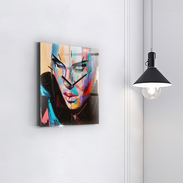 Wanduhr modern quadratisch Porträt einer Frau
