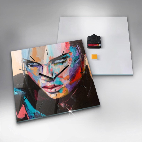Wanduhr modern quadratisch Porträt einer Frau