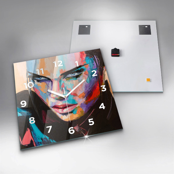 Wanduhr modern quadratisch Porträt einer Frau