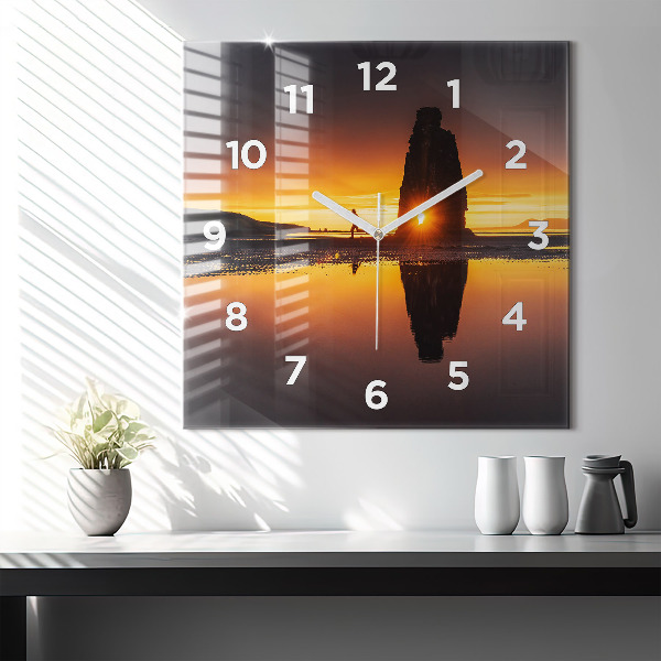 Wanduhr modern quadratisch Läufer und Sonnenuntergang
