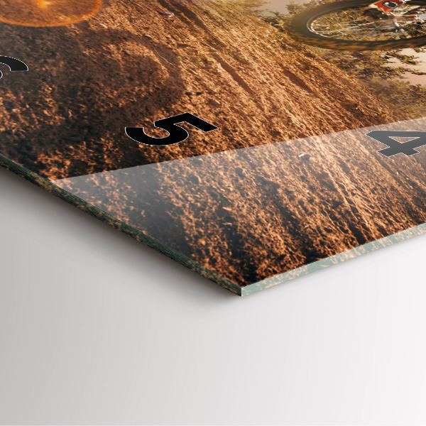 Wanduhr modern quadratisch Mann auf Motorrad