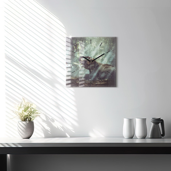 Wanduhr modern quadratisch Junge liest ein Buch