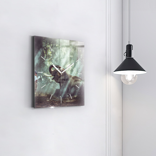 Wanduhr modern quadratisch Junge liest ein Buch