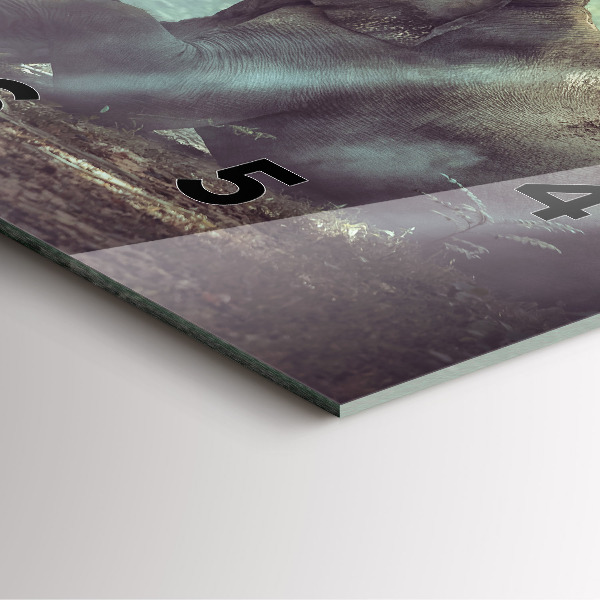 Wanduhr modern quadratisch Junge liest ein Buch