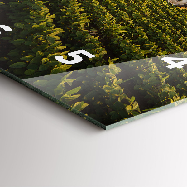 Wanduhr quadratisch mit motiv Traktor sprüht ein Feld