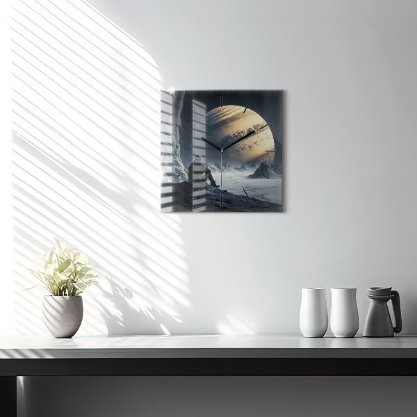 Wanduhr quadratisch mit motiv Mann auf Mond Hintergrund