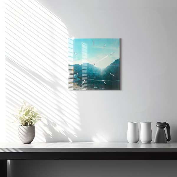 Wanduhr quadratisch Berg und Fluss in Polen