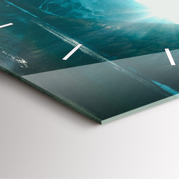 Wanduhr quadratisch Berg und Fluss in Polen