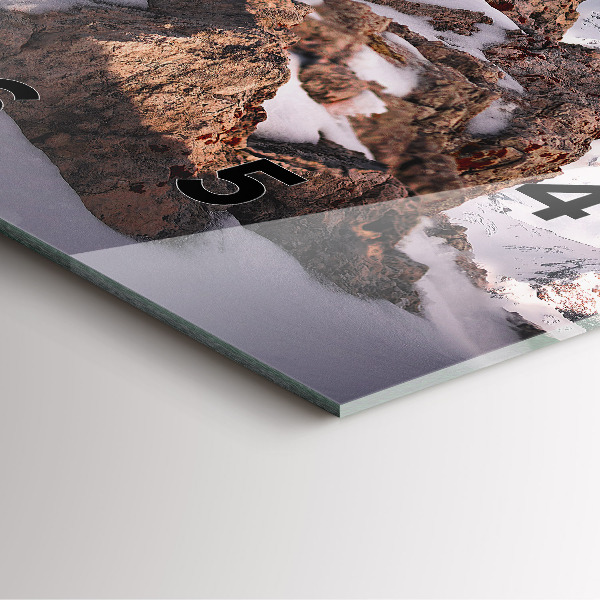 Wanduhr modern quadratisch Berg mit Schnee bedeckt