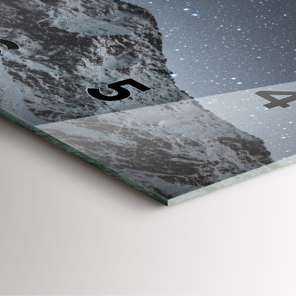 Wanduhr quadratisch mit motiv Ein Berg unter dem Sternenhimmel