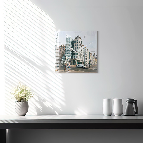 Wanduhr quadratisch Tanzendes Haus Prag