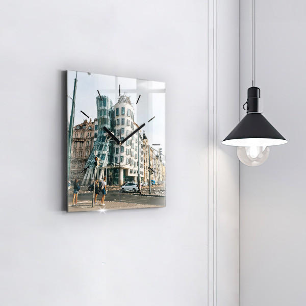Wanduhr quadratisch Tanzendes Haus Prag