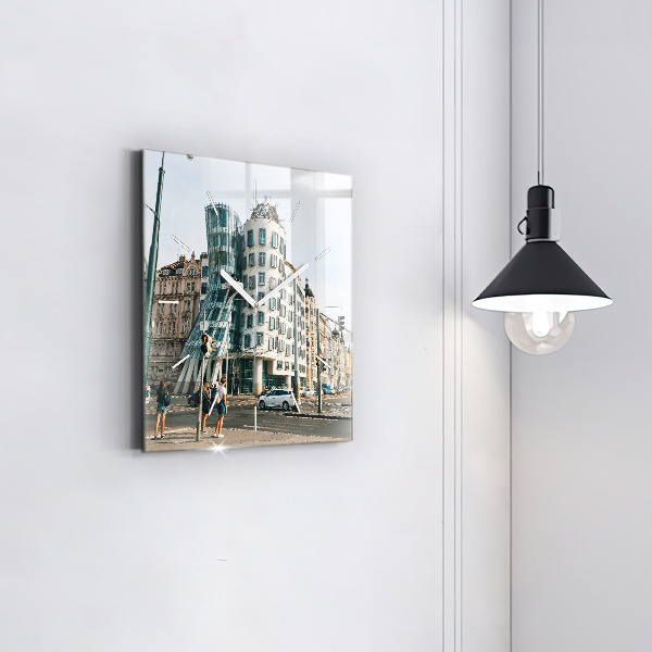 Wanduhr quadratisch Tanzendes Haus Prag