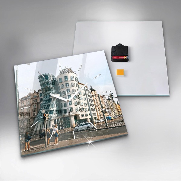 Wanduhr quadratisch Tanzendes Haus Prag