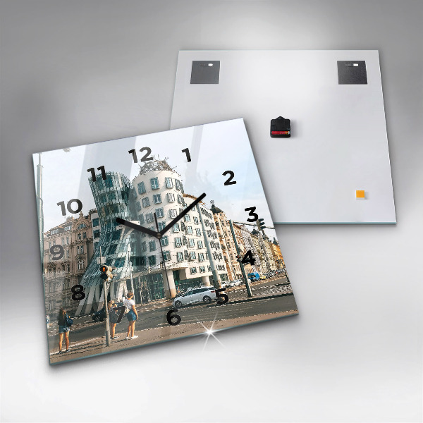 Wanduhr quadratisch Tanzendes Haus Prag