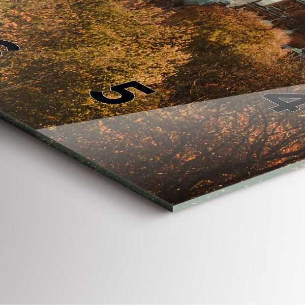 Wanduhr modern quadratisch Kunstgalerie in Glasgow