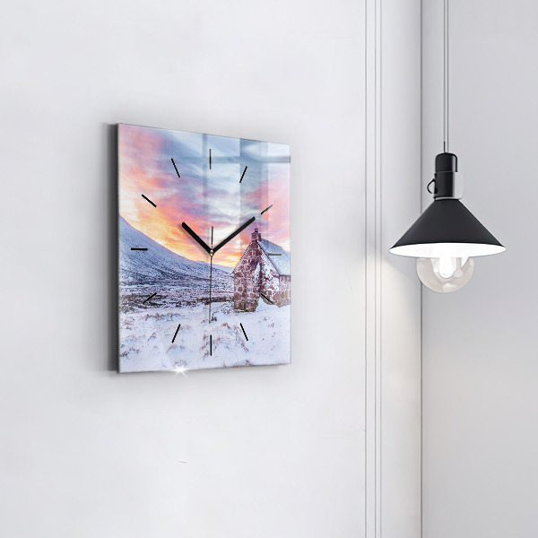 Wanduhr modern quadratisch Hütte in den Bergen