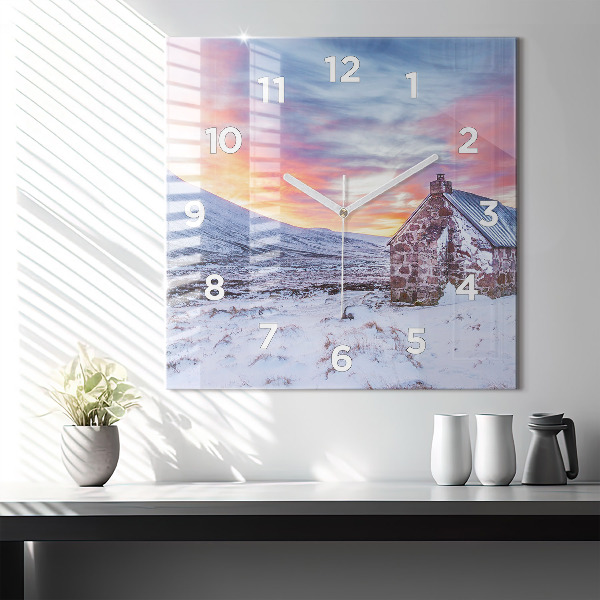 Wanduhr modern quadratisch Hütte in den Bergen