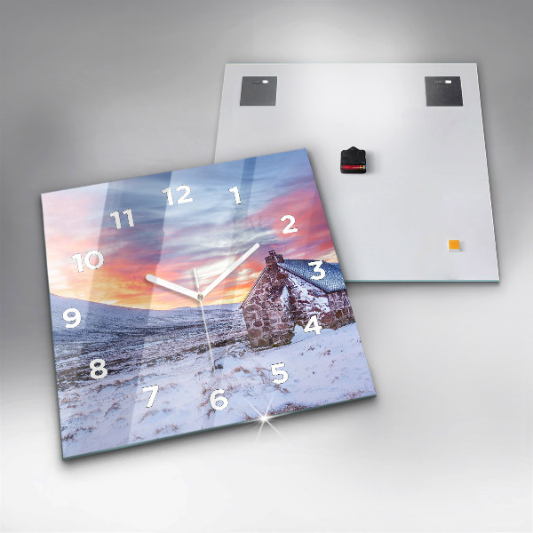 Wanduhr modern quadratisch Hütte in den Bergen