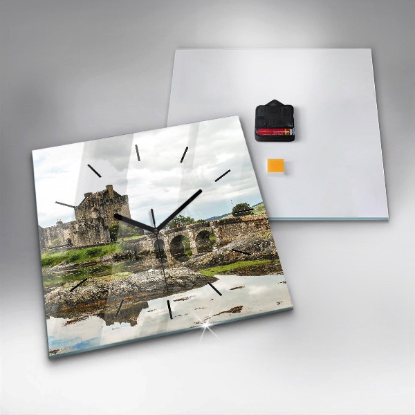 Wanduhr quadratisch Schloss Eilean Donan in Schottland