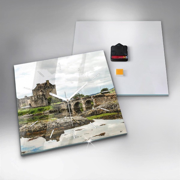Wanduhr quadratisch Schloss Eilean Donan in Schottland