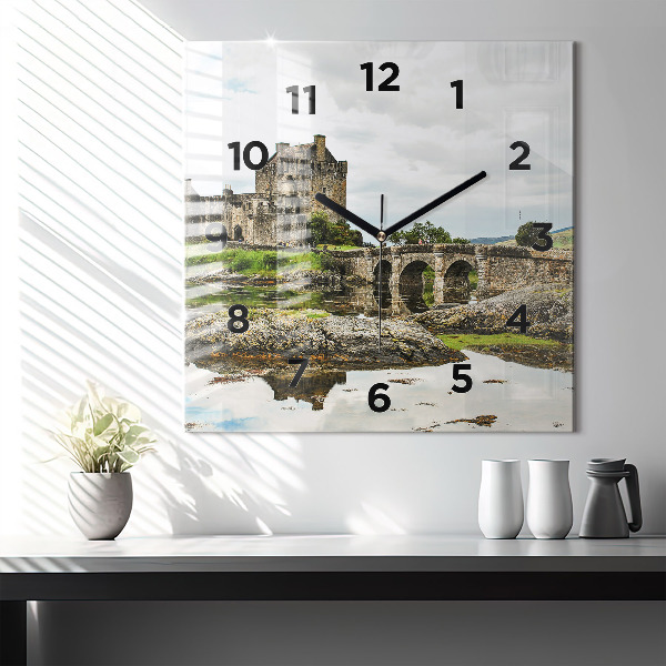 Wanduhr quadratisch Schloss Eilean Donan in Schottland
