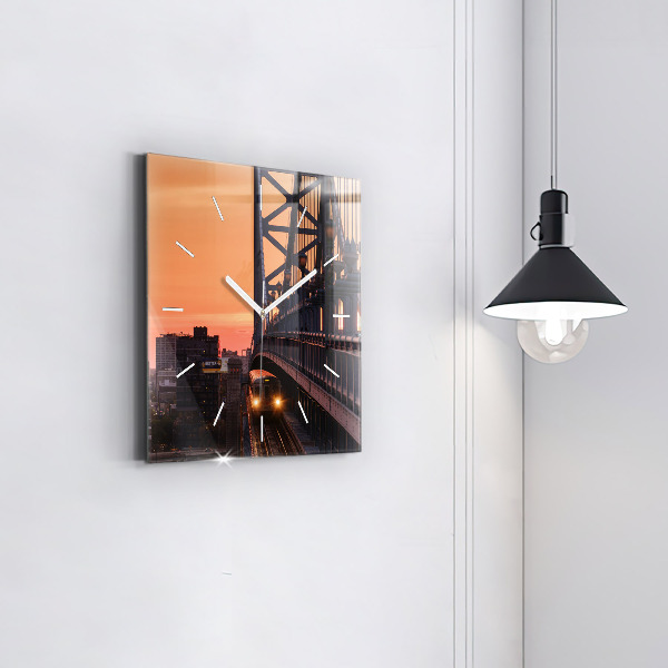 Wanduhr modern quadratisch Benjamin-Franklin-Brücke