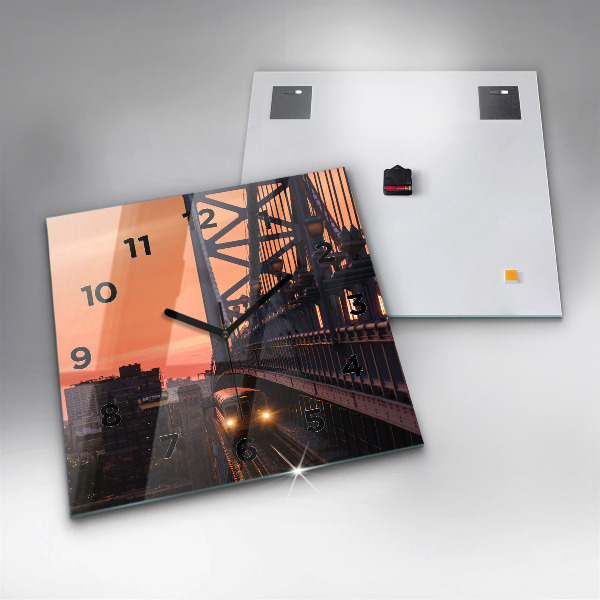 Wanduhr modern quadratisch Benjamin-Franklin-Brücke