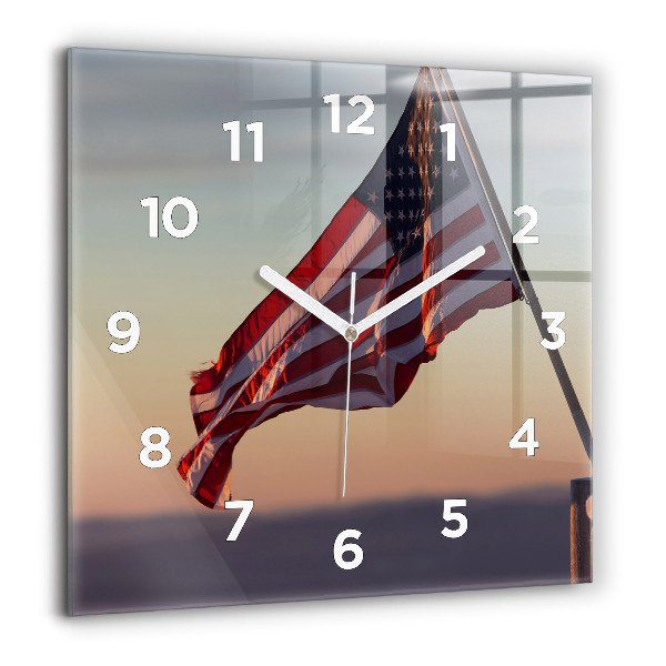 Wanduhr quadratisch mit motiv Die wehende US-Flagge