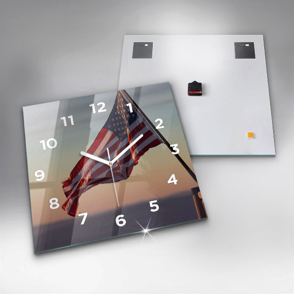 Wanduhr quadratisch mit motiv Die wehende US-Flagge