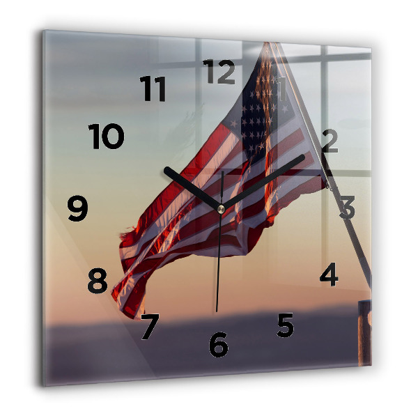 Wanduhr quadratisch mit motiv Die wehende US-Flagge
