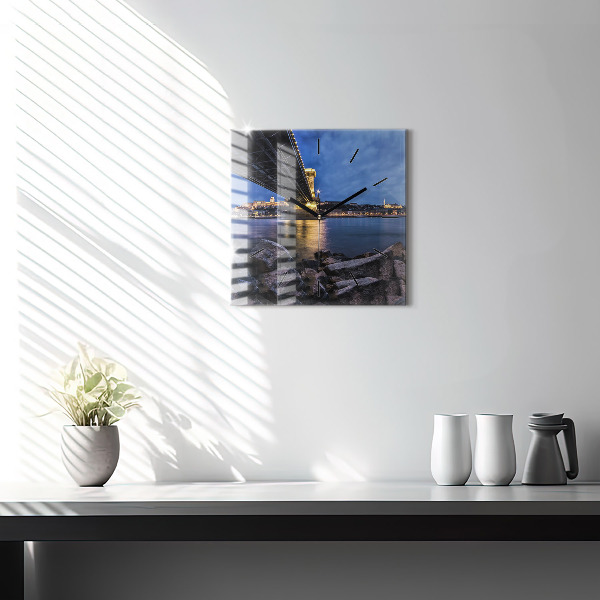 Wanduhr quadratisch mit motiv Felsenufer unter der Brücke