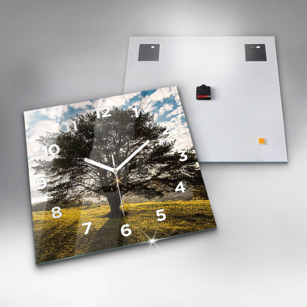Wanduhr quadratisch Baum auf einem Hügel