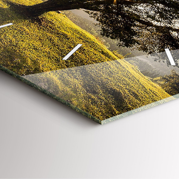 Wanduhr quadratisch Baum auf einem Hügel