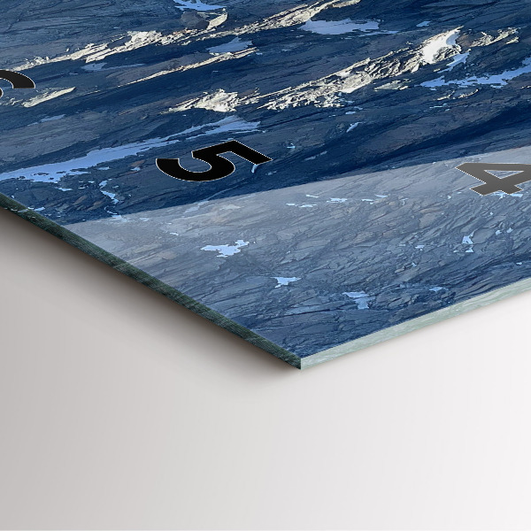 Wanduhr modern quadratisch Die Alpen im Winter