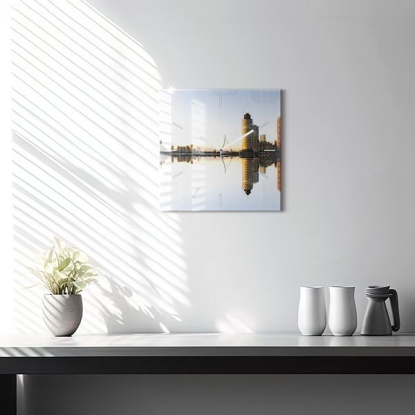 Wanduhr quadratisch mit motiv Stadt am Fluss