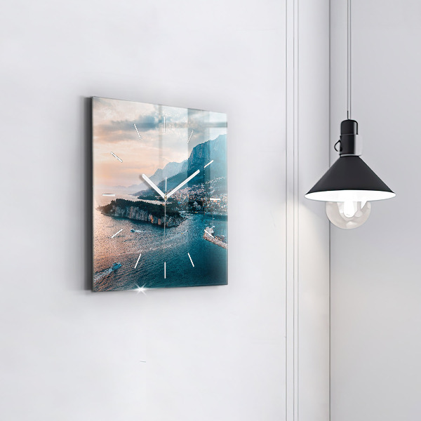 Wanduhr modern quadratisch Insel in Kroatien