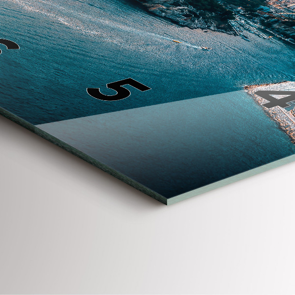 Wanduhr modern quadratisch Insel in Kroatien