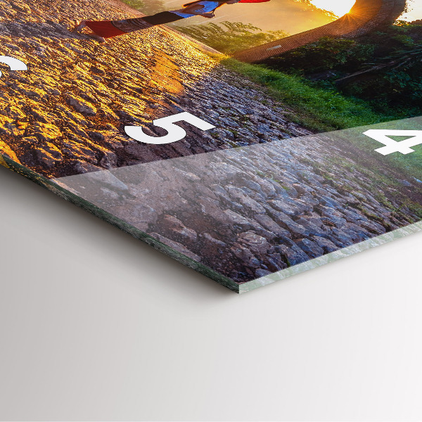 Wanduhr modern quadratisch Surat Thani Park in Thailand