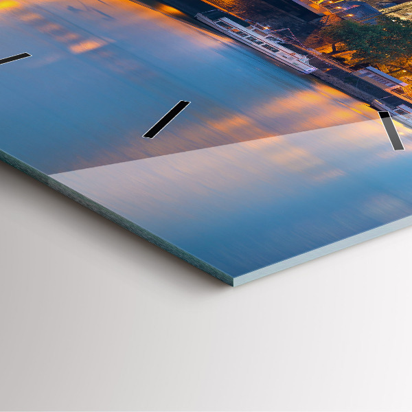 Wanduhr quadratisch Ansicht des Rathauses