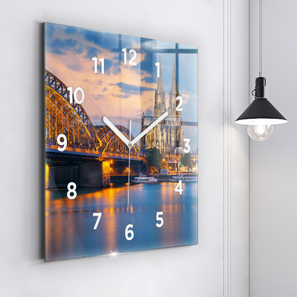 Wanduhr quadratisch Ansicht des Rathauses