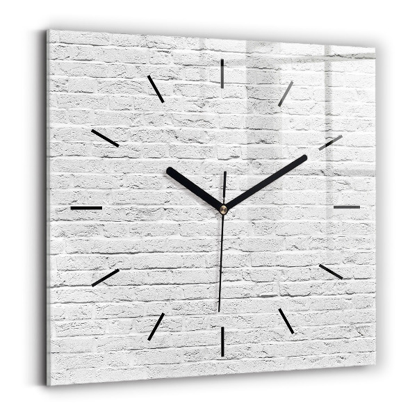 Wanduhr quadratisch Backsteinmauer