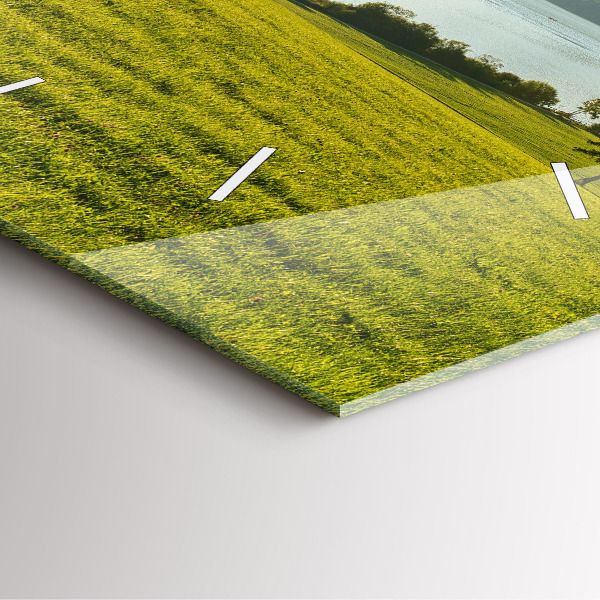 Wanduhr modern quadratisch Berge und Felder