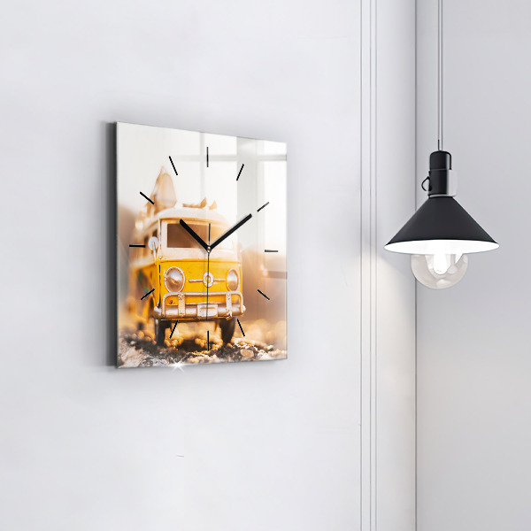 Wanduhr modern quadratisch Auto im Urlaub